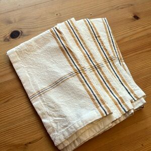 Set of 4 Hearth and Hand cotton napkins New